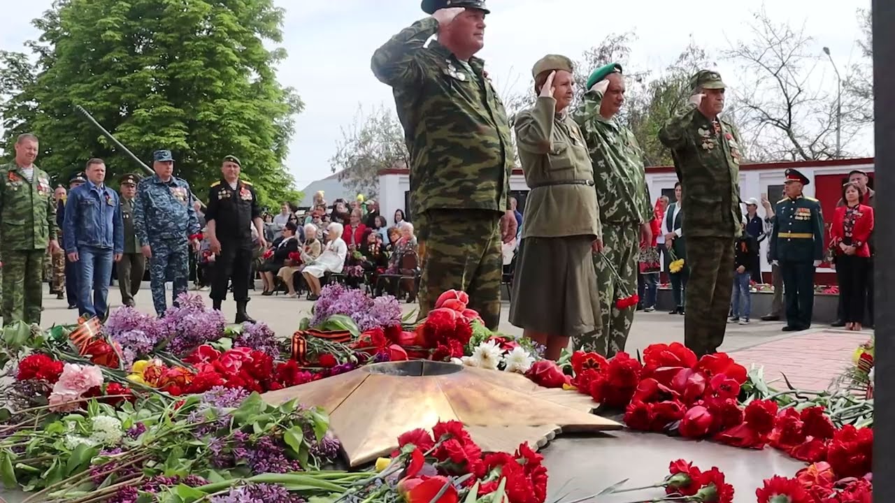 Подробнее о статье Возложение цветов к Вечному огню